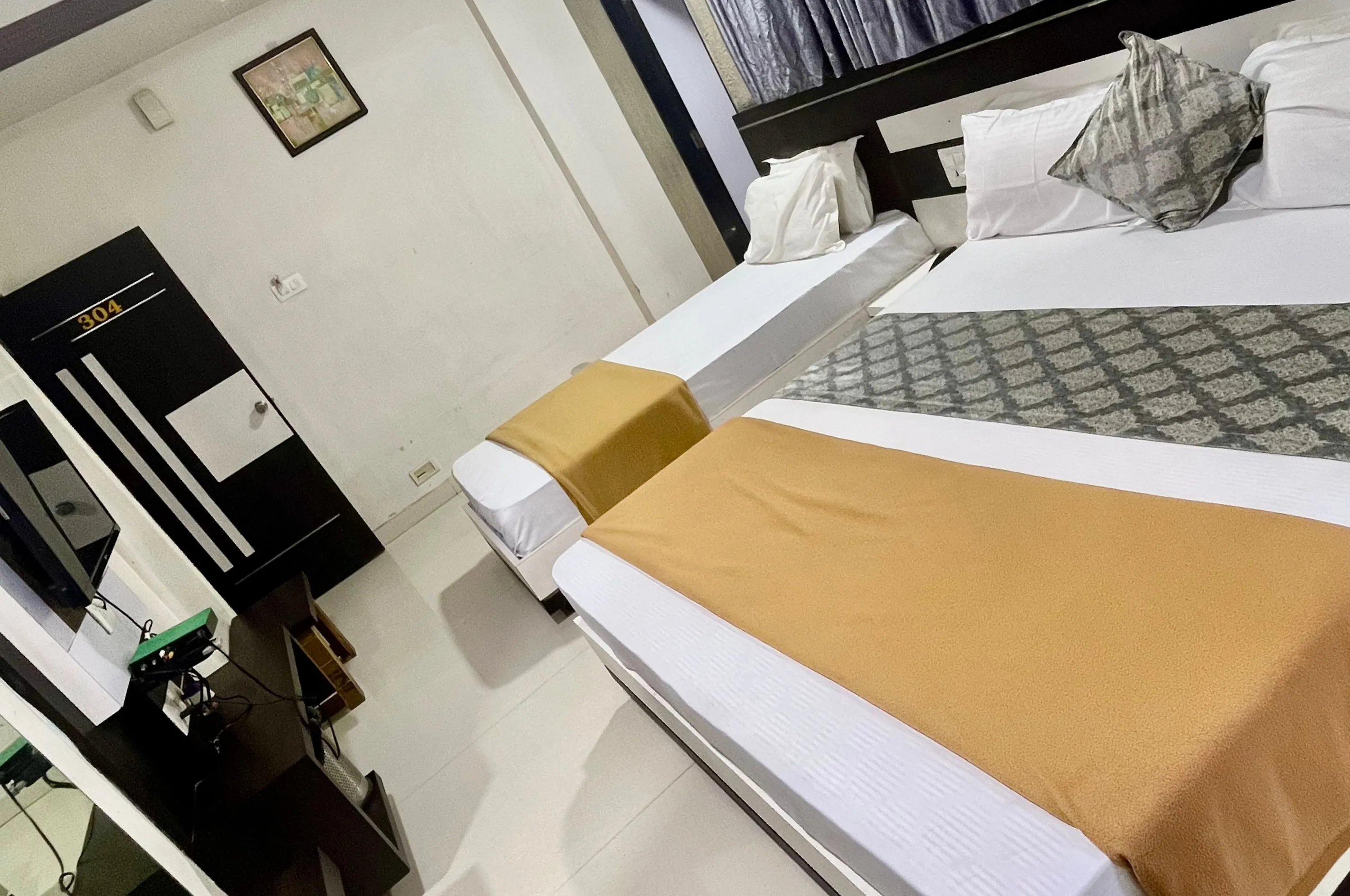 Triple bed family stay at Hotel Vrajbhoomi Somnath